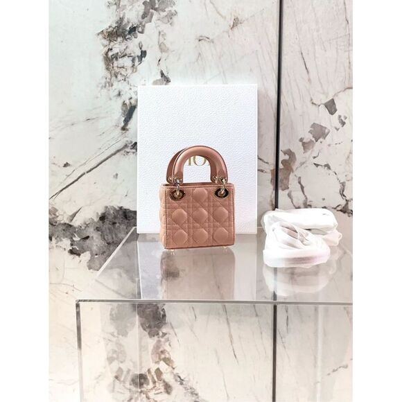 Dior Women Pre-Loved Bag Very Good Condition - Picture 2 of 9